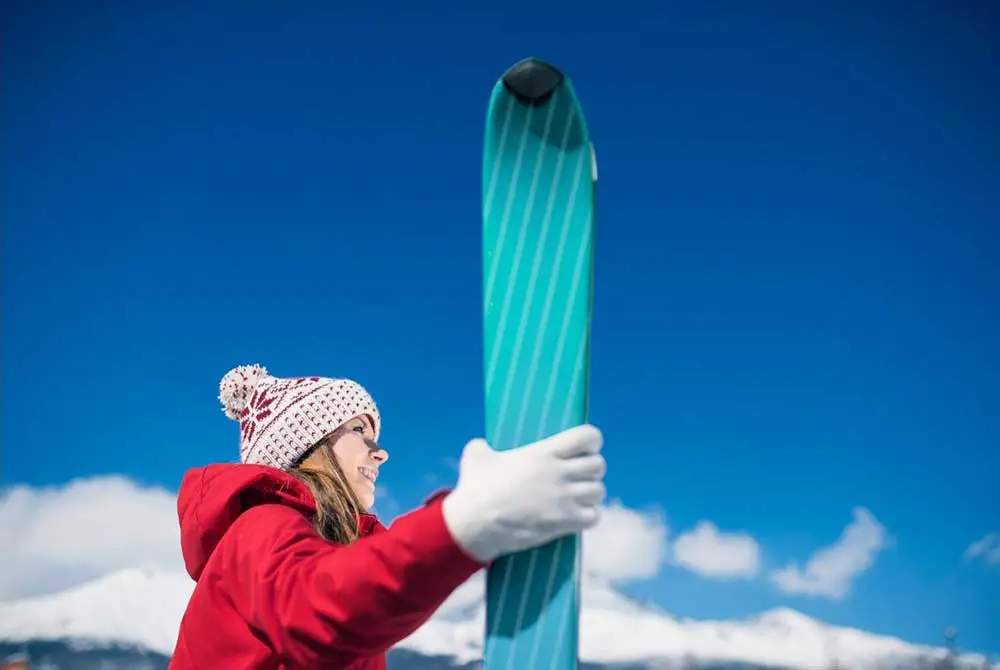 Gloves Vs Mittens: Which is Better for Skiing & Snowboarding